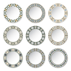Set of decorative plates