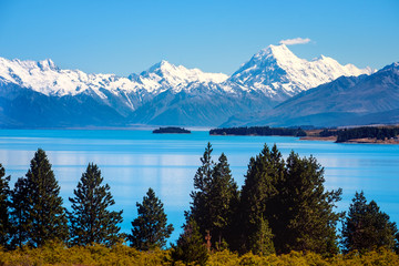 Scenic view of Lake Pukaki and Mt Cook, New Zealand - obrazy, fototapety, plakaty