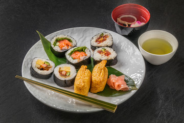 巻き寿司 Rolled sushi 