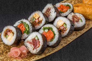 巻き寿司 Rolled sushi 
