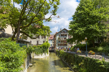 Fototapeta na wymiar Water canal in the city Annency