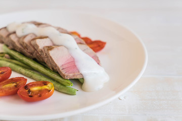 tuna steak with salad