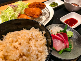 刺身　カキフライ　五穀米