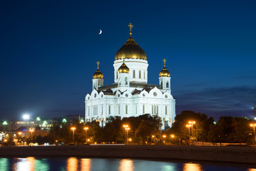 Fototapeta na wymiar Cathedral of Christ the Savior. September night. Moscow, Russia