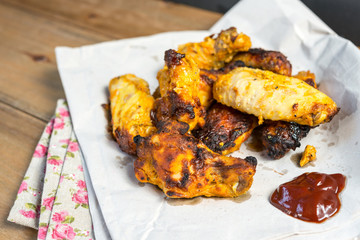 fried chicken wings with sauce