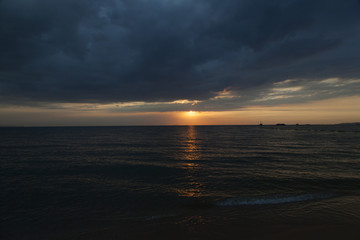 Obraz premium Sunset over the sea