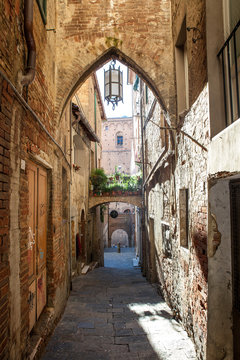 Fototapeta medieval italian street