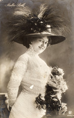 Carte postale ancienne / Mattie Bell / Femme Belle Epoque