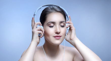 woman beauty portrait with headphones