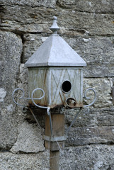 Nichoir à oiseau en fer