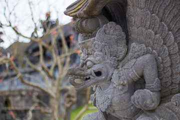 Sculpture de type asiatique