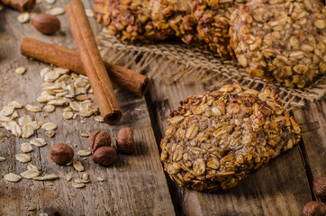Oatmeal cookies with banana and cinnamon