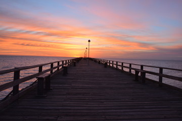 Fototapeta na wymiar Pier sunrise