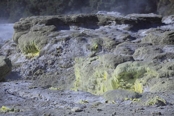 Calcaire et de soufre / Geyser Pohutu