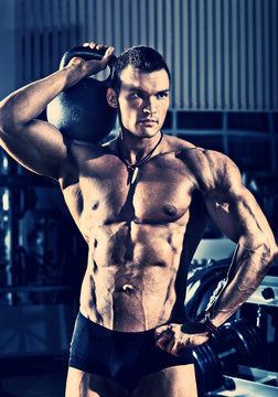 bodybuilder in gym © tankist276