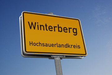 Obraz premium Ortsschild Winterberg Hochsauerlandkreis