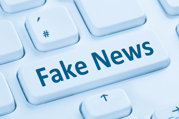 Fake News Nachrichten Wahrheit L&uuml;ge Medien Internet Button onli