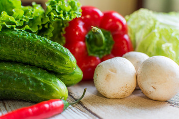 Свежие органические овощи.