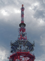 Broadcasting antenna