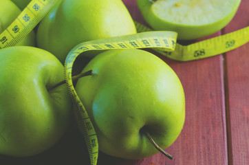 ripe green apples