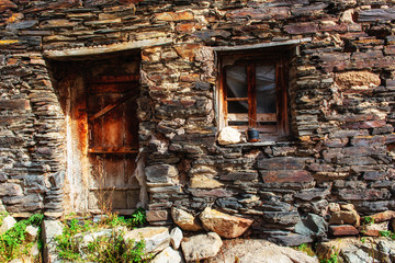 unique insight into the ruins.