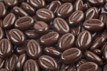 Surface coated with chocolate candies