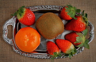 kiwi and strawberries
