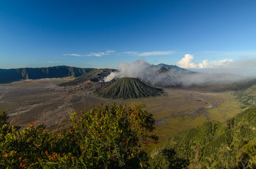 Fototapeta na wymiar Mount valcano and sky