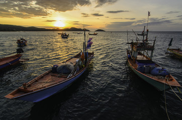 Fototapeta na wymiar Boat of sunrise