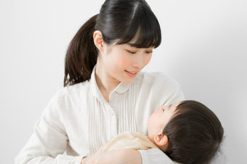 Obraz na płótnie Canvas 赤ちゃん、寝かす、親子、母、抱っこ