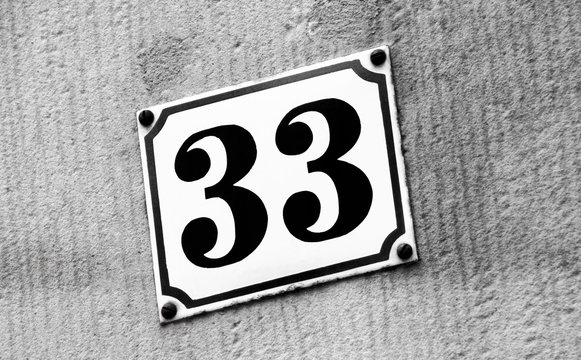 Hausnummer 33" Bilder – Durchsuchen 18 Archivfotos, Vektorgrafiken und  Videos | Adobe Stock