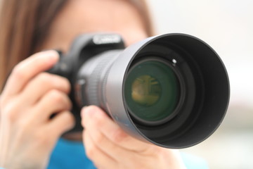 Frau mit Fotoapparat
