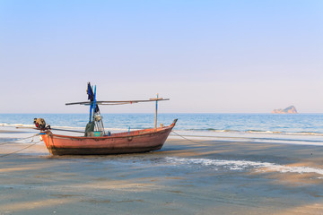 Fototapeta premium fishing boat on beach