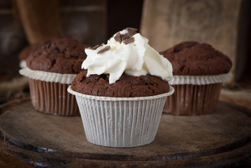 Schoko Muffin mit Sahne 