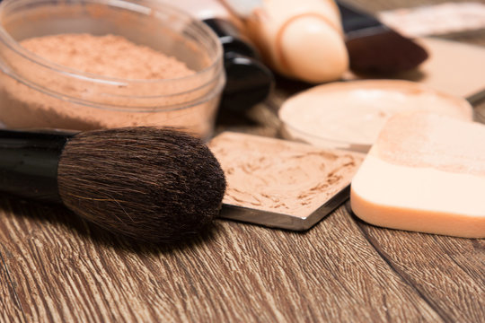 Foundation makeup products with sponge and brushes