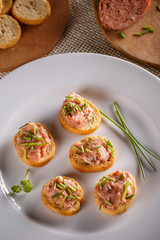 Appetizer plate with teewurst