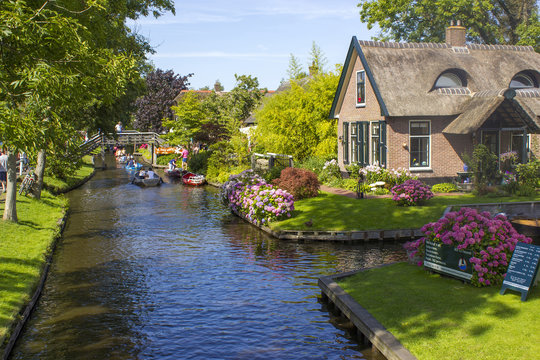 Giethoorn Images – Browse 3,427 Stock Photos, Vectors, and Video ...