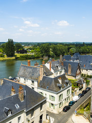 Blick auf die Altstadt von Amboise, hinten die Loire, Departement Indre-et-Loire,    Amboise sur...