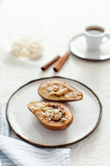 pear with honey and nuts