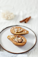 pear with honey and nuts