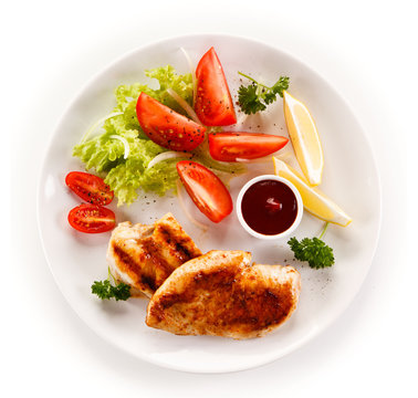 Grilled chicken fillet and vegetables 