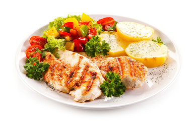 Grilled chicken fillet and vegetables 