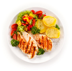 Grilled chicken fillet and vegetables 