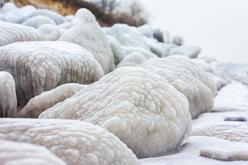Winter pattern on the sea rocks