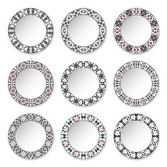 Set of decorative plates