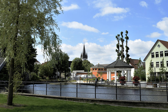 Bad Lippspringe Mit Arminius Quelle Im Sommer