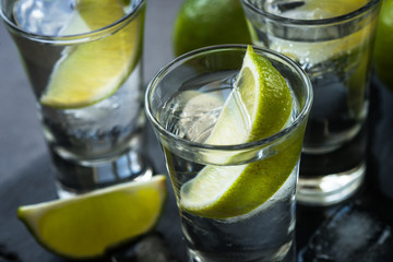 Vodka lime ice drink cocktai