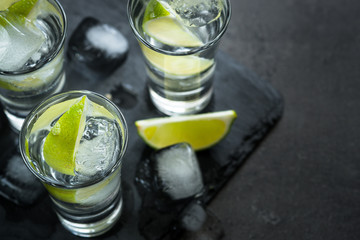 Vodka lime ice drink cocktai