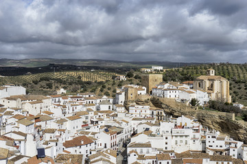 Fototapeta na wymiar Pueblos de la provincia de Cádiz en Andalucía, Setenil de las Bodegas