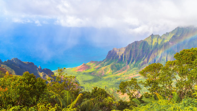 Amazing view of the Kalalau Valley and the Na Pali coast, Kauai